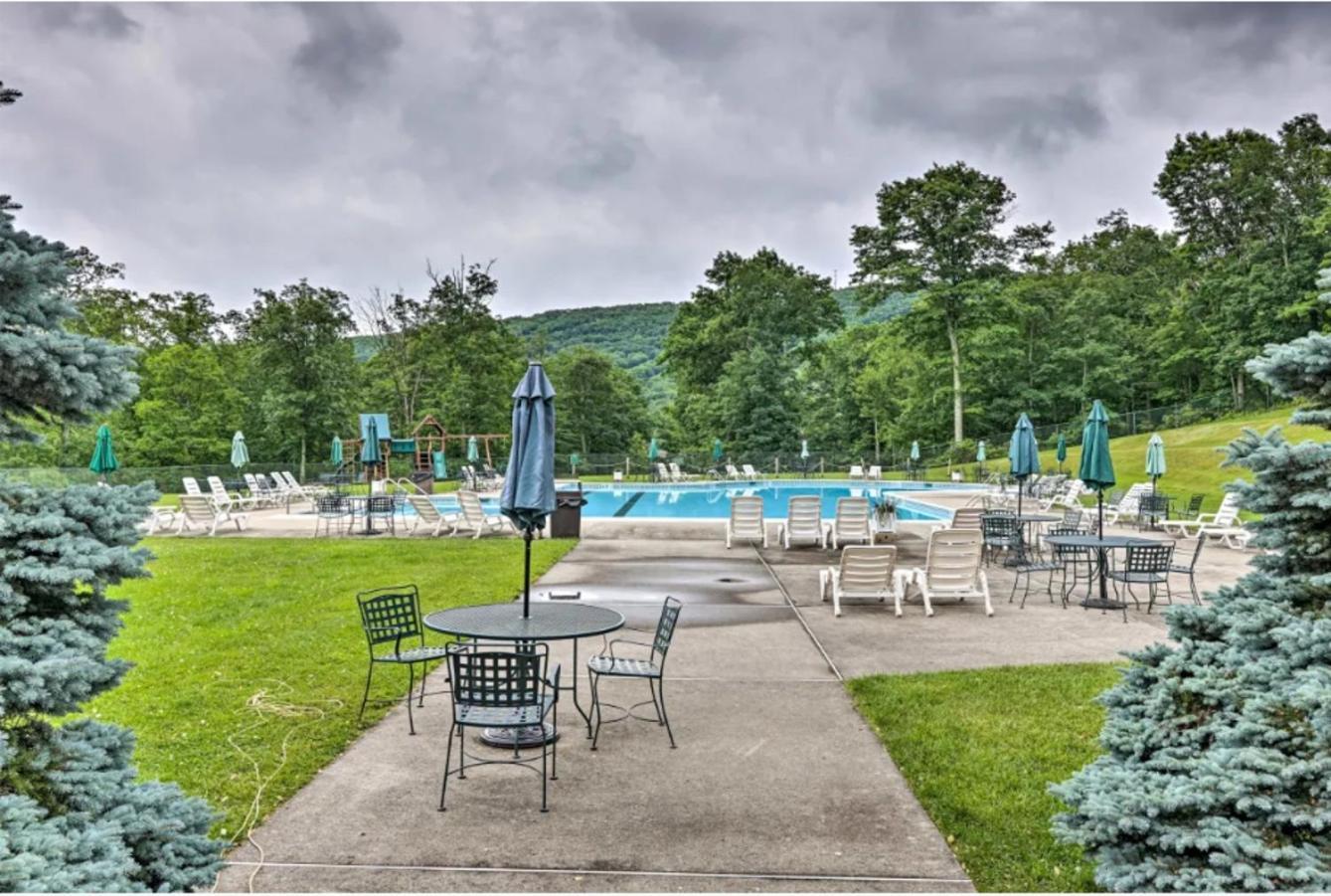 Pocono Mountain Home , Hot Tub- 1 Mile To Skiing! Tannersville Bagian luar foto