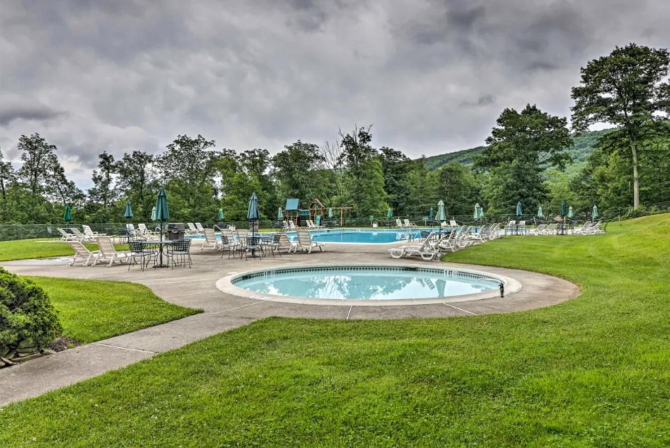 Pocono Mountain Home , Hot Tub- 1 Mile To Skiing! Tannersville Bagian luar foto